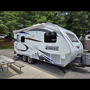56YTT162XGL318753 LANCE CAMPER Lance Camper VIN